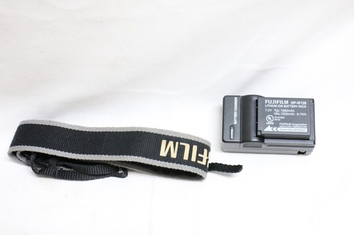 FUJIFILM FINEPIX HS30 EXR 16.0MP Digital Camera with 32gb memory card - Picture 11 of 13