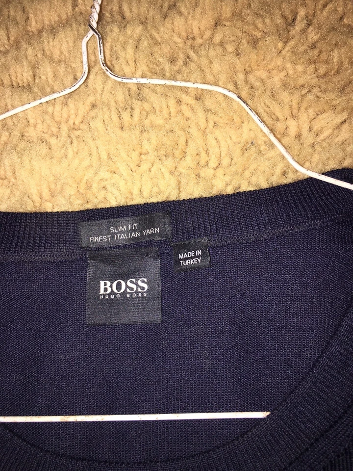 Hugo Boss Men's Italian  100%  Virgin Wool SweaterSleeve Crewneck XL - Image 3 of 4