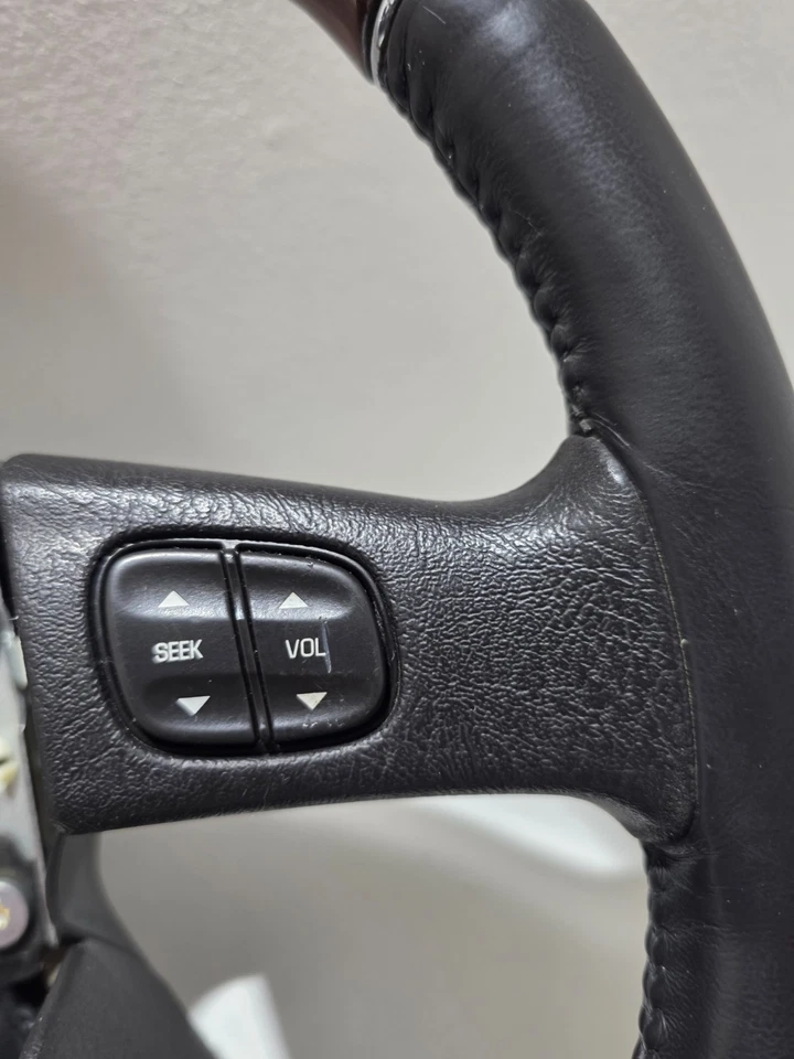 💎完好!💎 2003 - 2006 年 GMC ENVOY Escalade 乌木皮革木纹方向盘 — 第 4/4 张图片