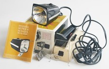 VINTAGE CINE/MOVIE HOT LIGHT WITH HANDLE IN ORIGINAL BOX