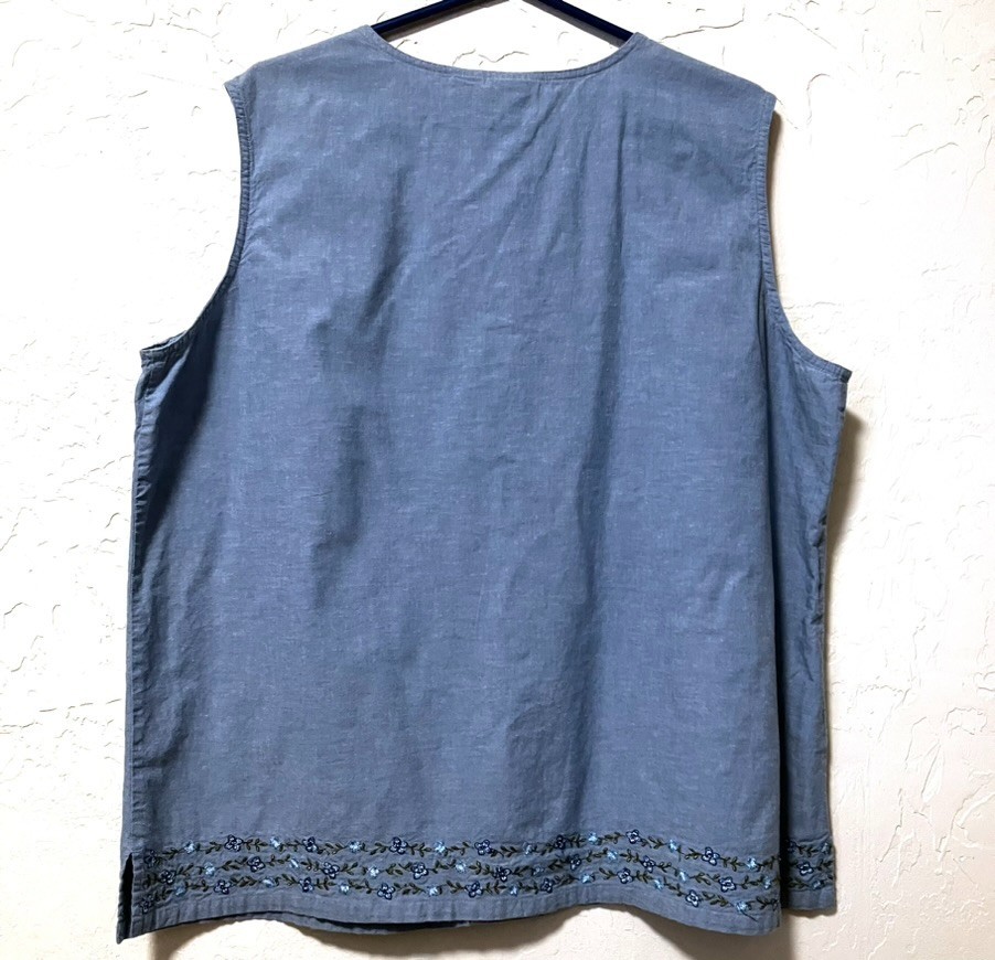 Classic Elements Chambray Sleeveless Button Front… - image 3