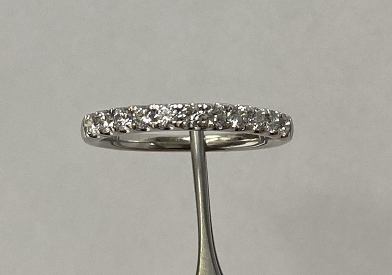 14k White Gold UD Lab Grown Diamond 0.44CT Band 11 Diamonds 2.7 Grams Size 6.75