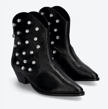 New SCHUTZ Rhinestone Western Black Leather Boots 6.5B +Free Stitch Fix Dust Bag