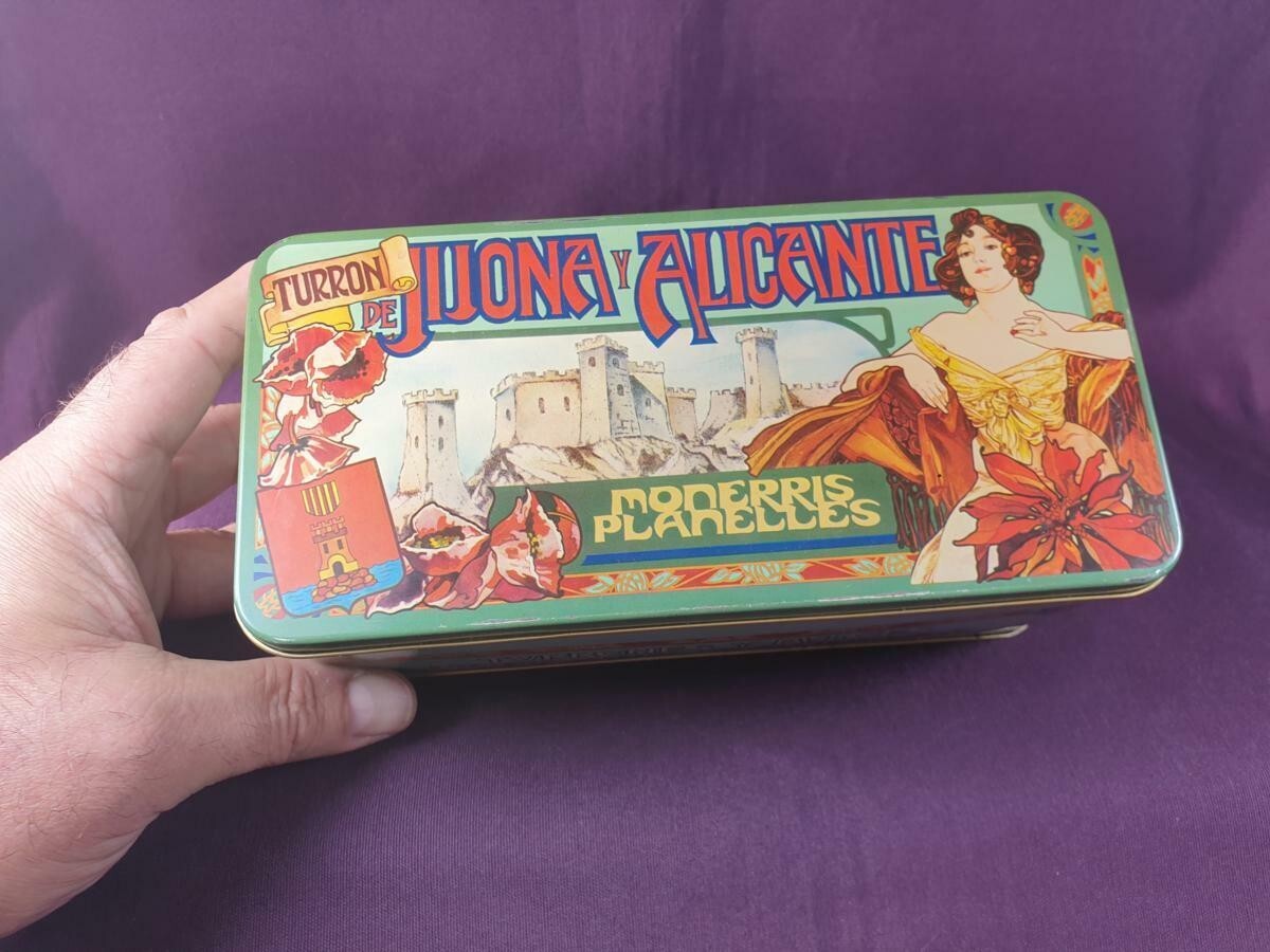 MONERRIS PLANELLES-JIJONA -Antigua caja de lata - edición España (1980)