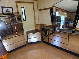 QUEEN GLASS MIRROR 5-PIECE BEDROOM SUITE 