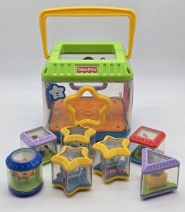 Vintage Fisher Price Peek A Boo Block Shape Sorter Carry Cube W/7 Blocks WORKS!