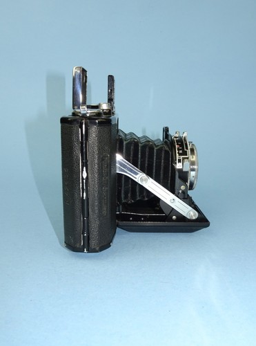 Post-war Zeiss Ikon Nettar 515/16 folding camera with Novar f/4.5 75mm lens. - Picture 6 of 15