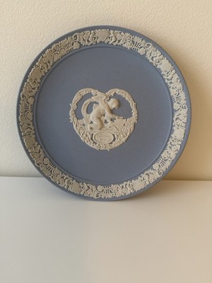 Wedgwood Cupid Sharpening His Arrows Valentine C. (1996) Limited Ed With Box