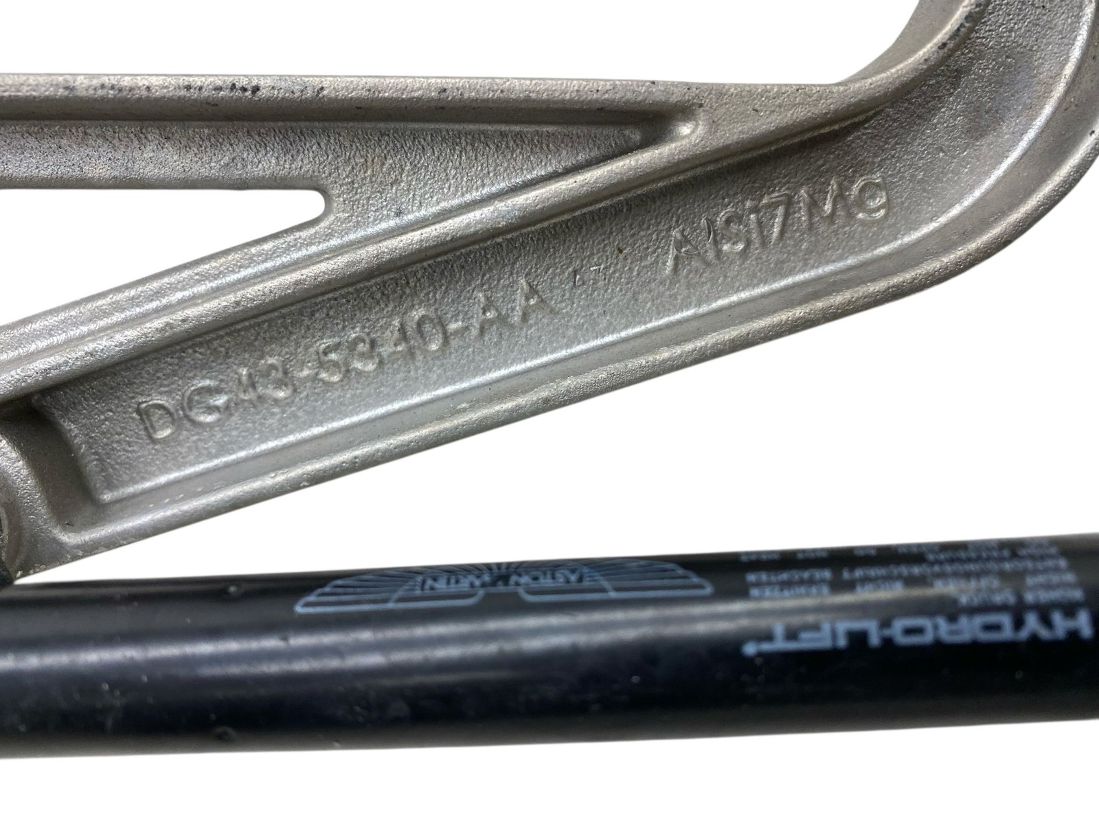 Aston Martin DB9 2013-2016 Right Support brackets Set
