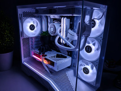White Phantom Custom RGB Gaming Pc