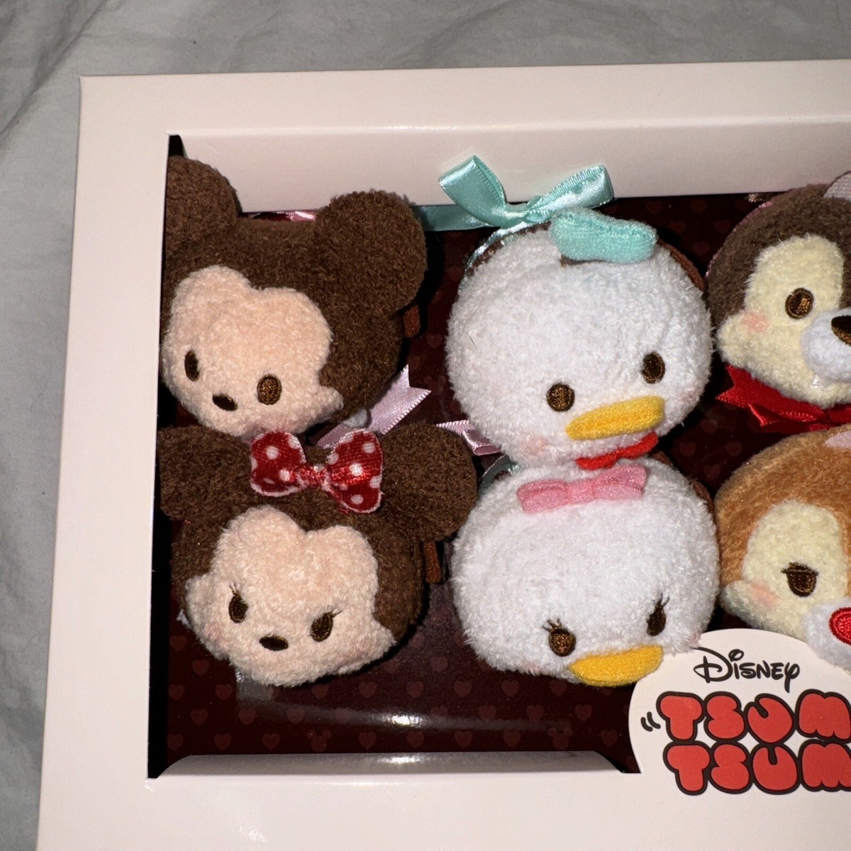 Disney Store tsum tsum VALENTINE'S DAY CHOCOLATE CANDY Plush Box