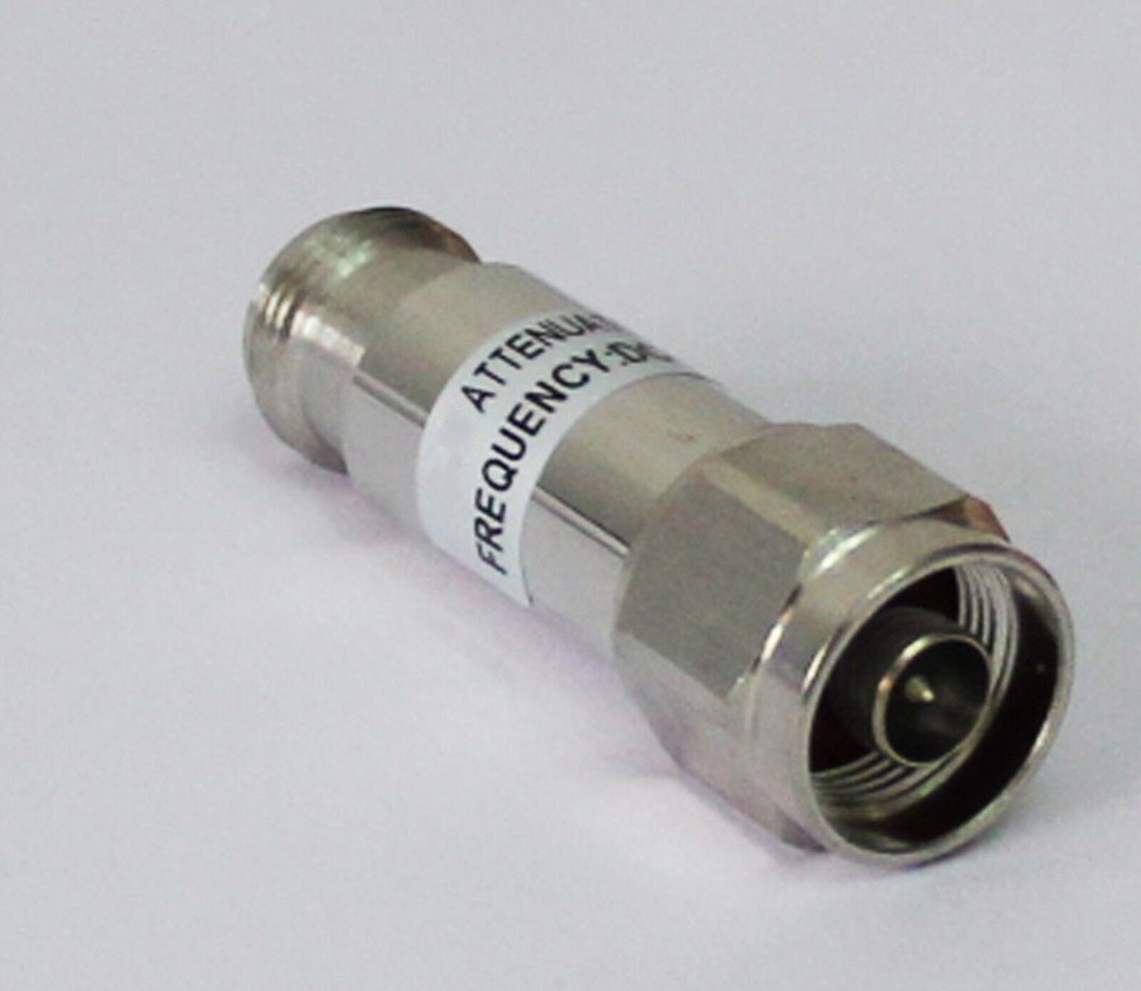 Atténuateur RF 6dB 5W - DC à 3GHz, Connecteurs N Mâle à N Femelle, 50 Ohms