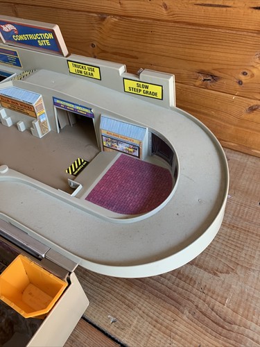 Vintage Hot Wheels Construction Site Play Set - Picture 8 of 21
