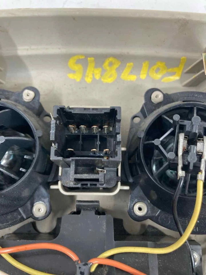 Used Front Upper Center Console fits: 2005 Gmc Yukon roof w/communication system Foto 4 de 4