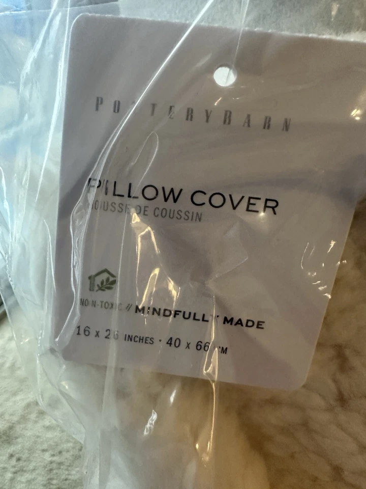 Funda de almohada lumbar de piel de oveja Pottery Barn en marfil, 16 x 26, NUEVA Foto 2 de 3