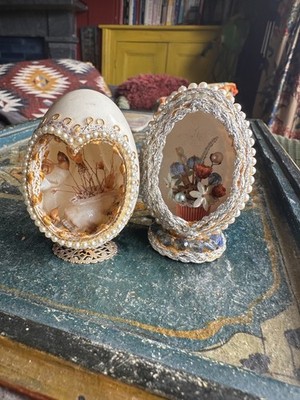Vintage altes Paar handgefertigte Deko Eierschalen Diorama Ornamente