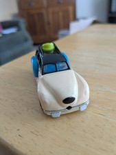 2018 Hot Wheels Disney GOOFY Character Car Diecast FYV88