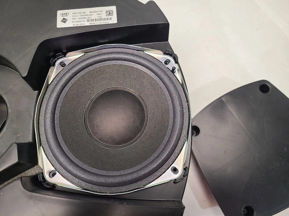 Subwoofer trasero interior Audi Q5 2011 - OEM Foto 2 de 4