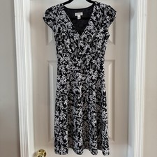 LOFT,  STRETCHY,  CAP SLEEVE, V-NECK, FAUX WRAP,  FIT & FLARE DRESS, Size-O