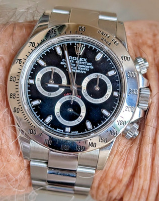 ROLEX DAYTONA REF 116520. SUPER MINT UNPOLISHED CONDITION WITH CARD.