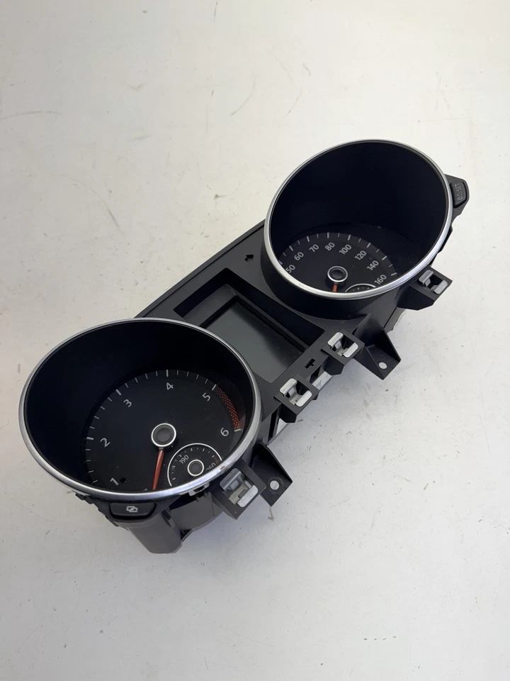 2010 Volkswagen Jetta Wagon 185K Miles Speedometer Cluster OEM. - Image 2 of 4