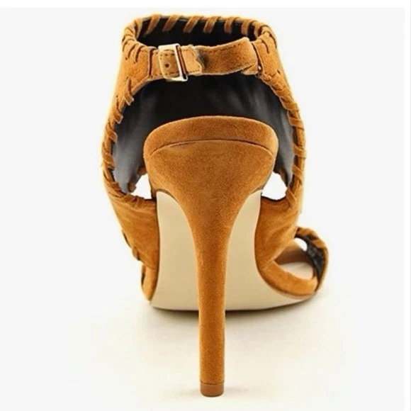 Zapatos de tacón alto Nicole Miller Artelier 8,5 marrón camel tostado gamuza usados en excelente estado Foto 2 de 4