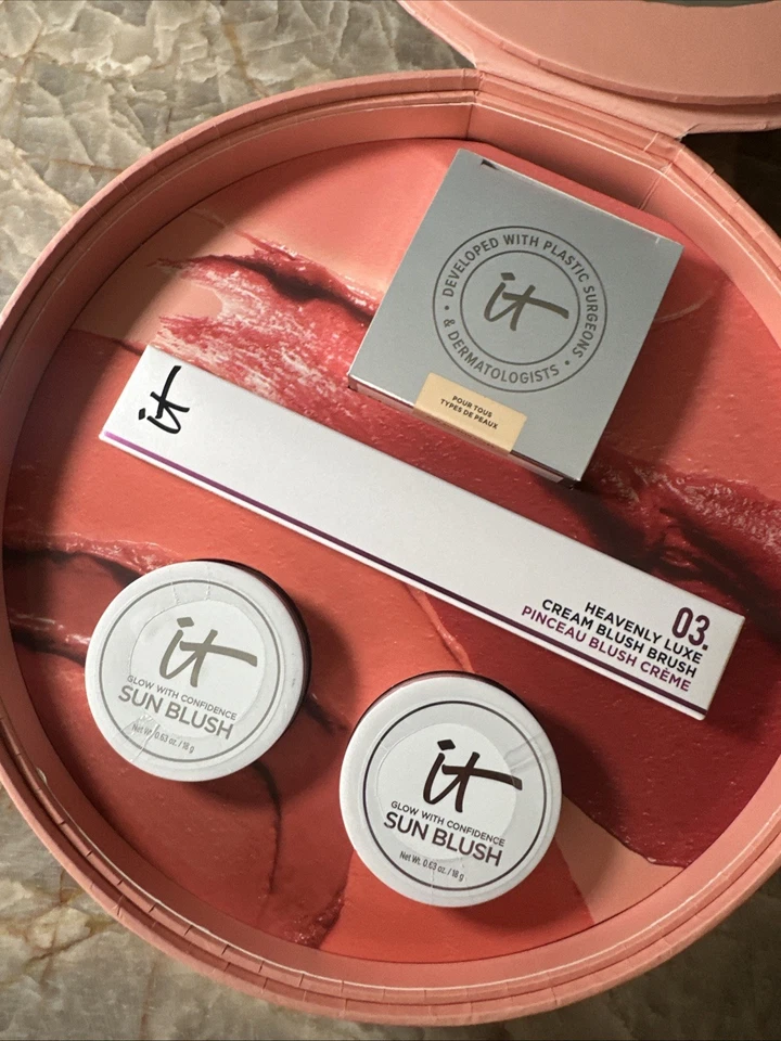 It Cosmetics PR Box (Description Below) - Image 3 of 4