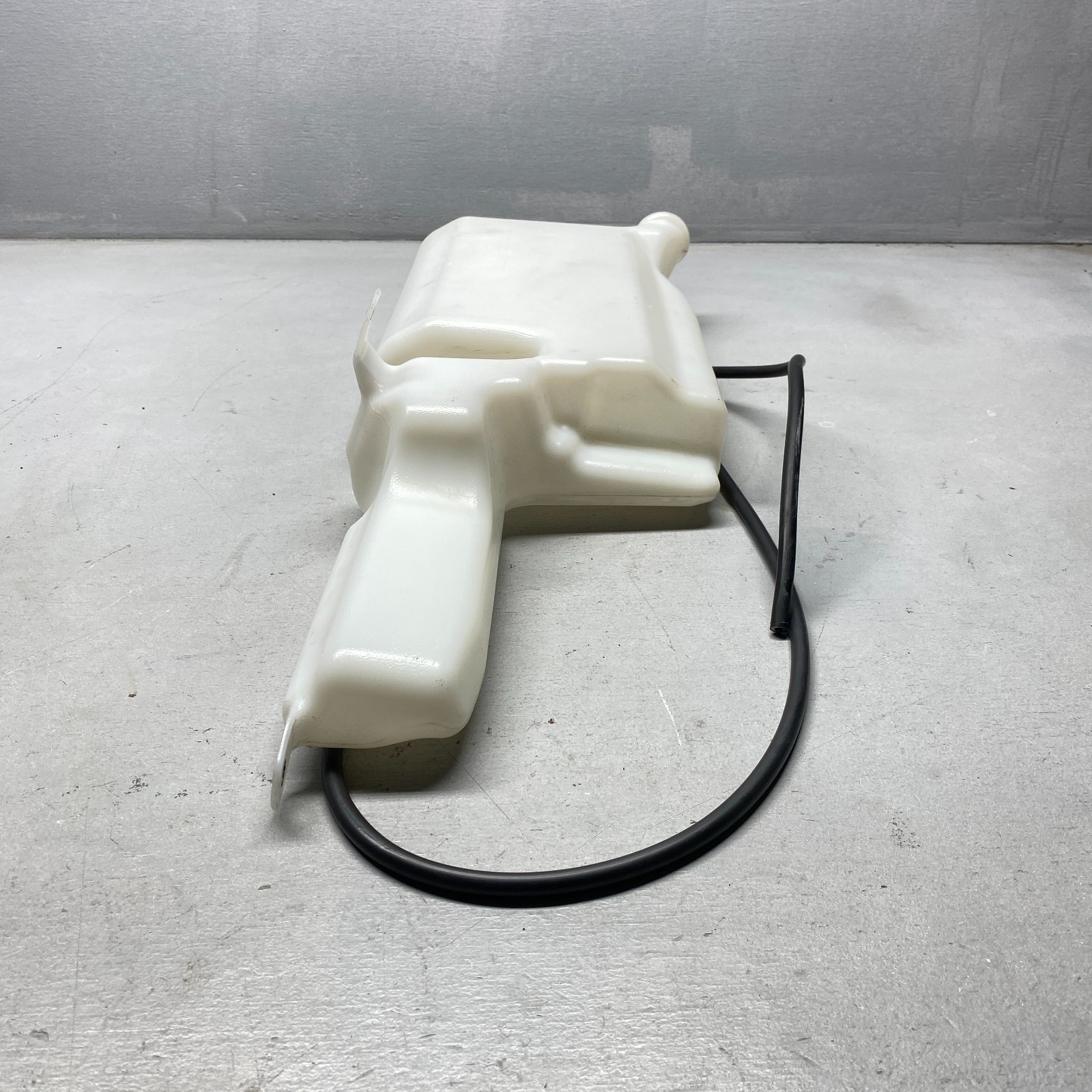 2018 Lamborghini Huracan Water Reservoir Washer Tank 4T1955945A 4T1955452
