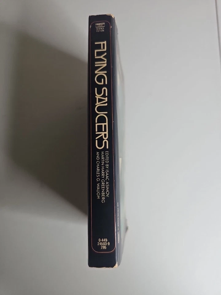 Vintage Paperback Book FLYING SAUCERS Edited By Isaac Asimov 1982 Sci-fi Foto 3 de 4