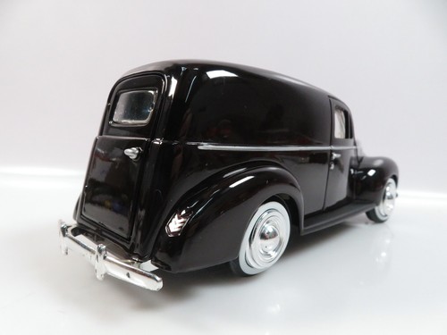 1:24 MotorMax 68065 Ford Berlina Consegna Nero #A348 - Foto 4 di 7