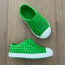 Native Shoes Little Kids C5 Jefferson Grasshopper Green Shell White Sneaker