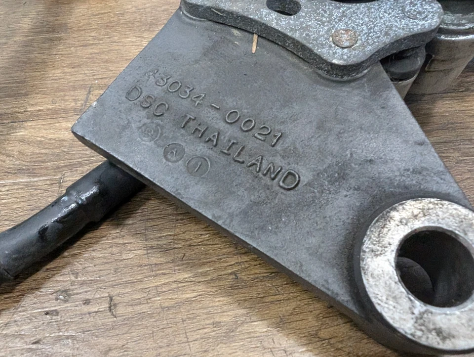 Soporte de pinza de cilindro maestro de freno trasero Kawasaki EX250 Ninja 250 R 2008-2012 Foto 2 de 4