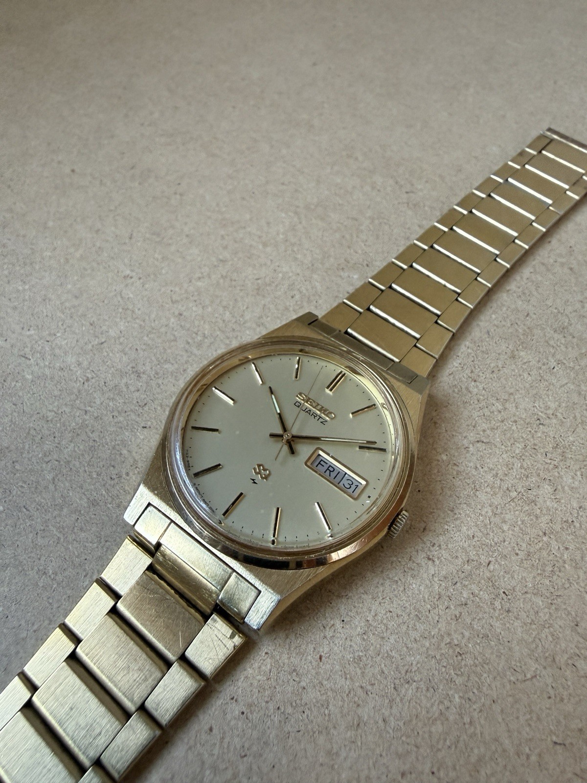 Parts/repair) (for Day-Date 1980’s SQ watch Cushion gold-tone quartz Seiko - vintagewatches.pk