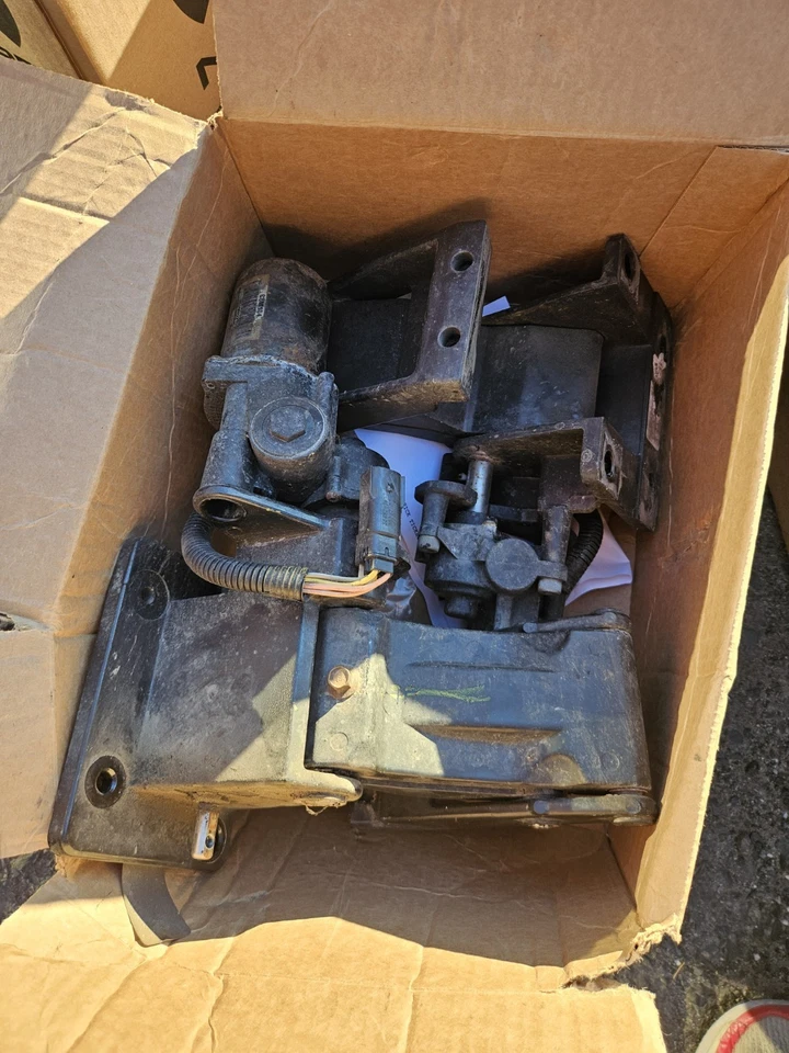 2019-2022 DODGE RAM 1500 LARAMIE POWER RUNNING BOARDS SIDE STEP PAIR BROKEN - Imagem 3 de 4