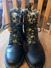Dr Martens Air Wair 1460 Serena Leo Leopard Faux Fur Black Boots Woman’s Size 7