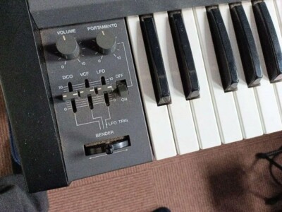 Roland JUNO-106 61-Keys 6 Voice Programmable Polyphonic