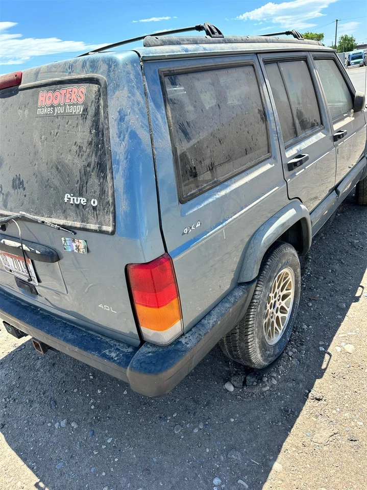 Used Front Axle Assembly Front 4WD fits: 1998 Jeep Cherokee w/o ABS LHD 3.55 rat - Image 4 of 4