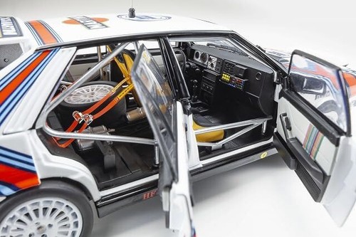 Kyosho Original 1/18 Lancia Delta HF 4WD Monte Carlo Team Lancia Martini 1987 #6 - Bild 7 von 8