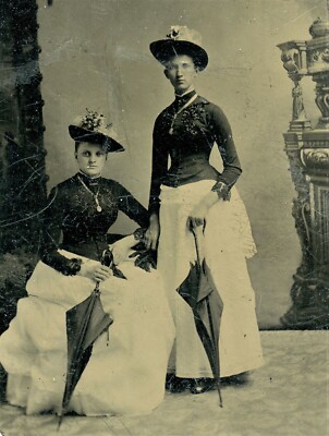Victorian Ladies Fashions Uk Victorian Women In Identical Fashion