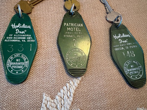 LOT OF 3 VINTAGE HOTEL DOOR KEYS #3