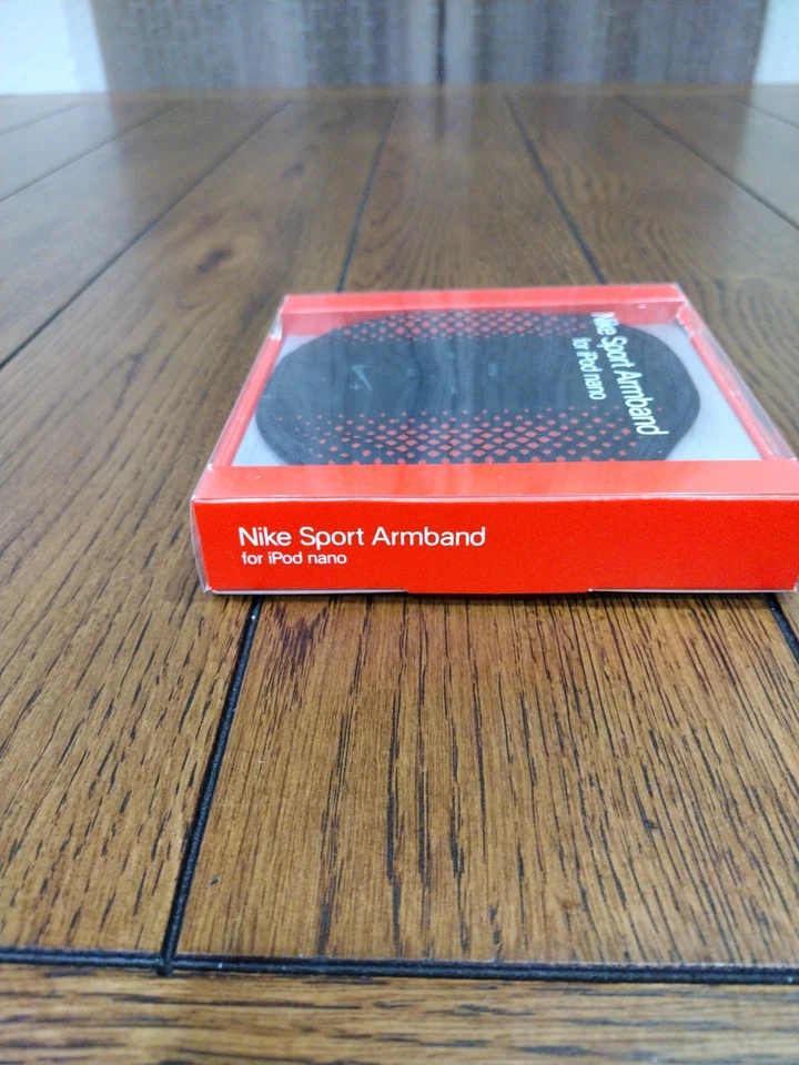 (Lot of 4) Nike Sport Armband for Apple iPod Nano 1-5 GEN MSRP $120 - Image 3 of 4