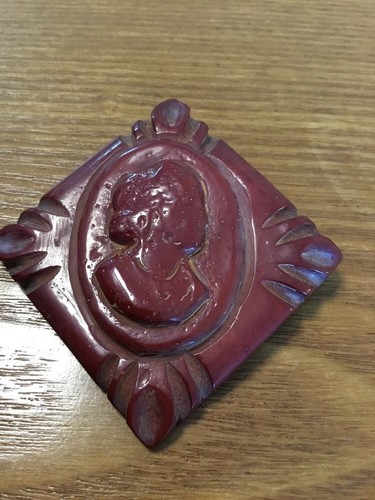 1950’s Vintage Large Cameo Plastic Brooch Pin Bake