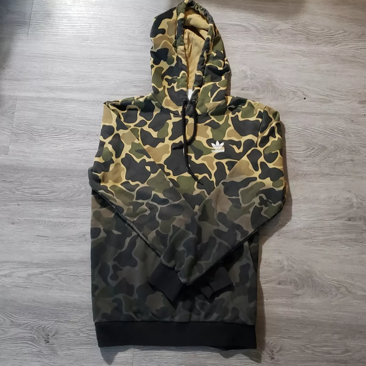 Camouflage adidas best sale sweatshirt