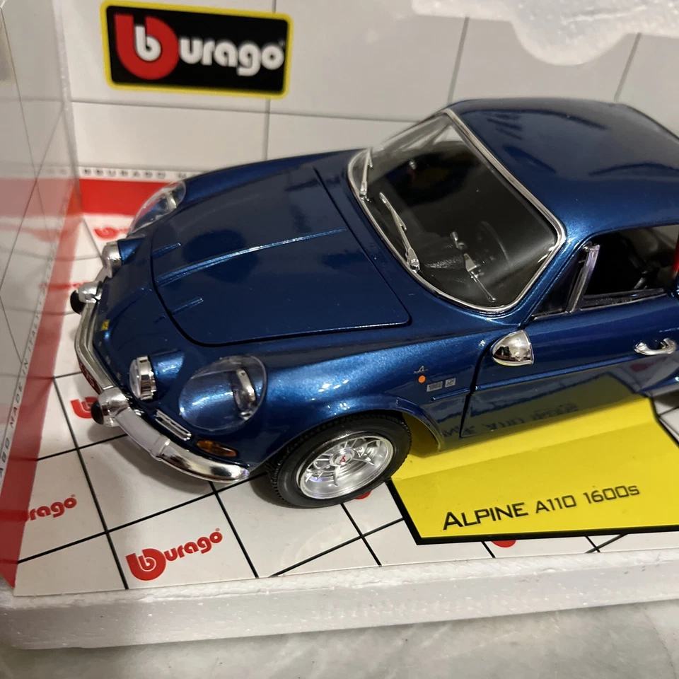 Burago 1:16 Diecast Special Collection Blue 1971 Alpine Renault A110 1600S NIB - Image 3 of 4