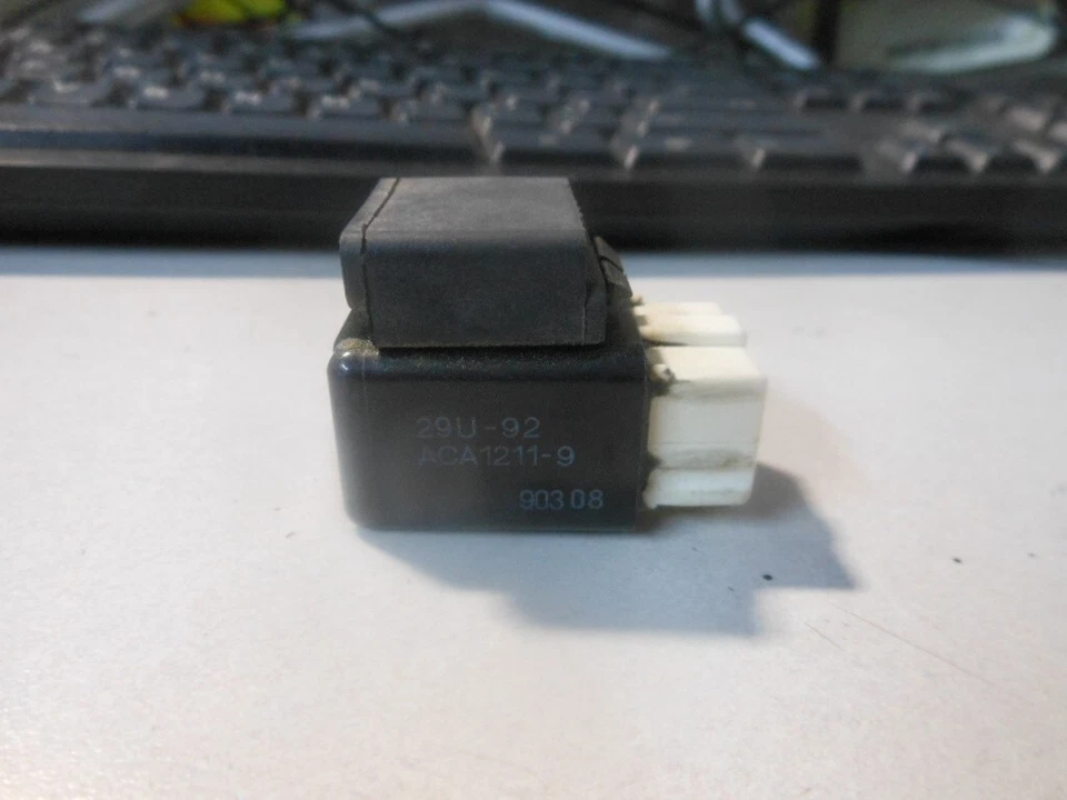 Conjunto de relé Yamaha 90 TW200 88 YFM80 91 YFM350 29U-81950-92 NUEVO DE STOCK Foto 2 de 4