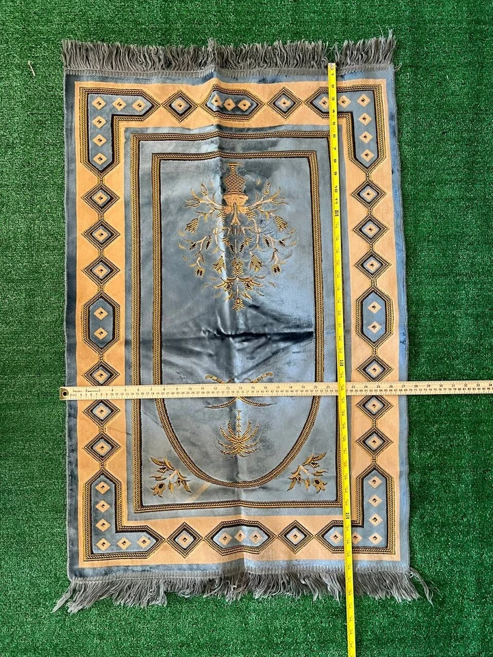 Vintage Old Saudi Arabia Arab Rug Pattern Flowers Rare Size 27x41 - Image 3 of 4