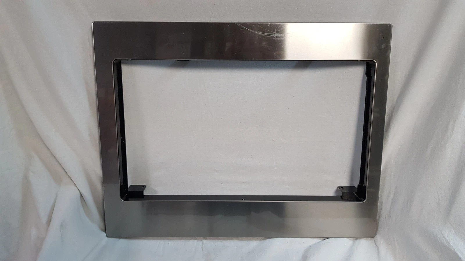 Baumatic Genuine Original Outer Frame for bwmc253ss Microwave Oven
