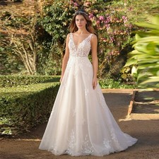 Simple A-Line Wedding Dresses V-Neck Sleeveless Lace Applique Beach Bridal Gowns