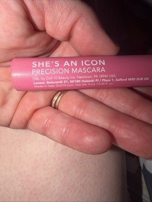 DOLL 10 ~ SHE'S AN ICON PRECISION MASCARA ~ BLACK ~ 0.30 OZ