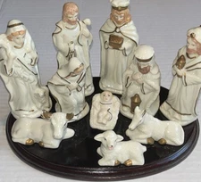 10 Piece Porcelain Nativity Wooden Base White Gold Trim 8 X 6” Wisemen Jesus++
